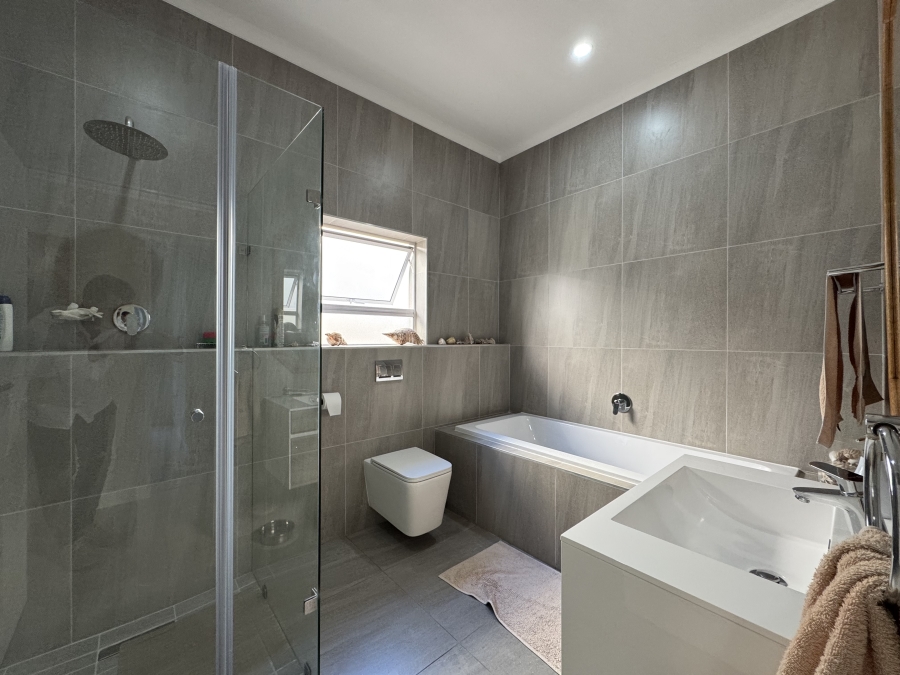 3 Bedroom Property for Sale in Sandown Western Cape